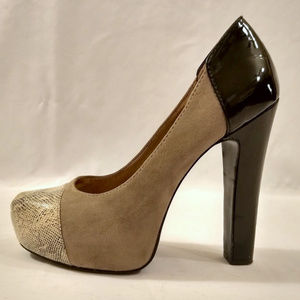 BCBG suede pumps